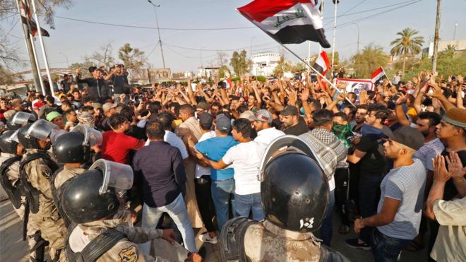 العراق: تعرض حرية الرأي والتجمع للهجوم حيث قُتل أكثر من 100 شخص وأُصيب الآلاف واعتقل المئات